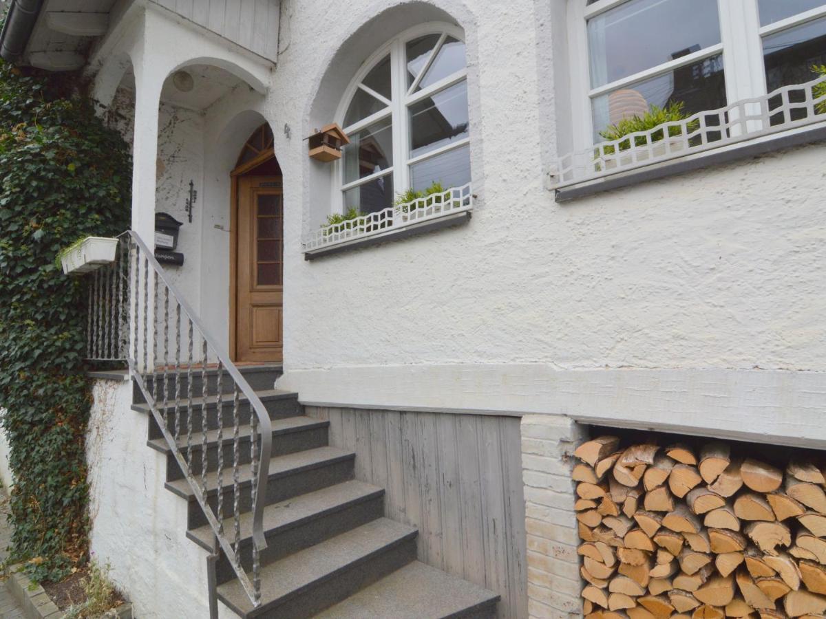Very Comfortable House With Bathrooms And A Garden Mürlenbach Rum bild