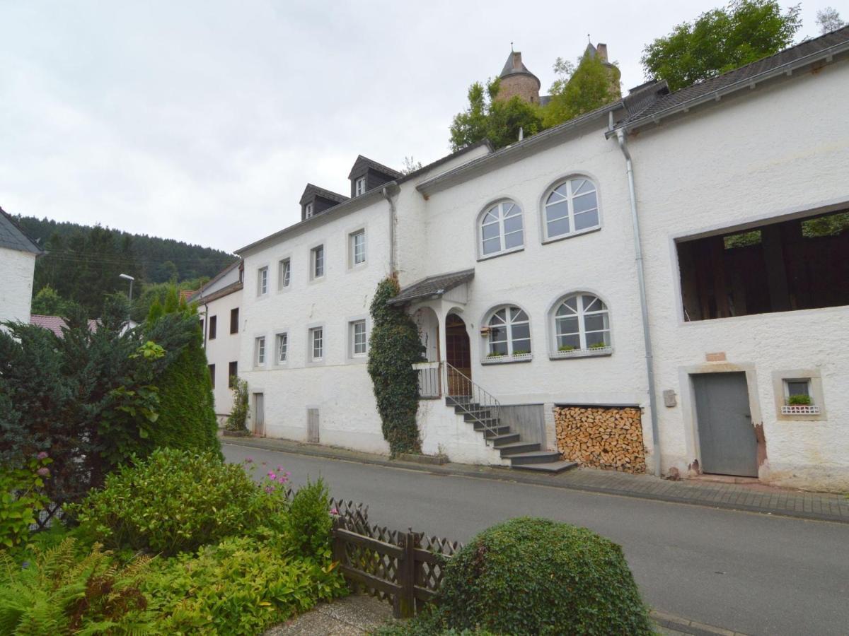 Very Comfortable House With Bathrooms And A Garden Mürlenbach Exteriör bild
