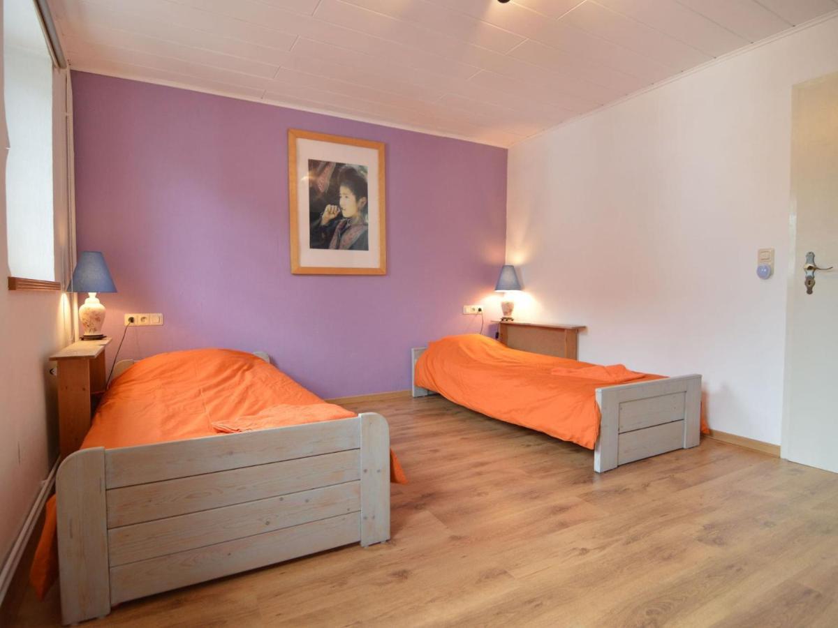 Very Comfortable House With Bathrooms And A Garden Mürlenbach Exteriör bild